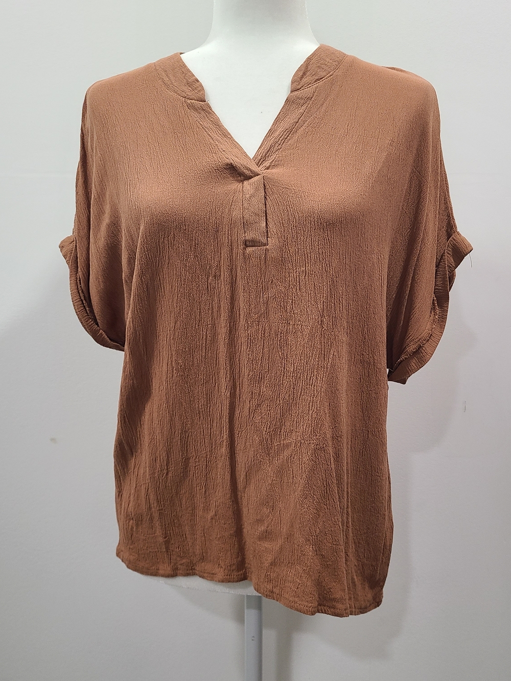 Women's Relaxed V-Neck Roll-Sleeve Top - Rust Large